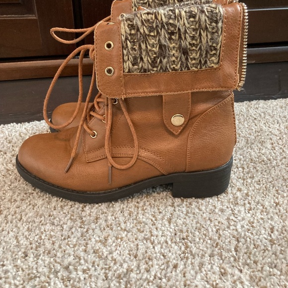 Brown boots - Picture 6 of 12